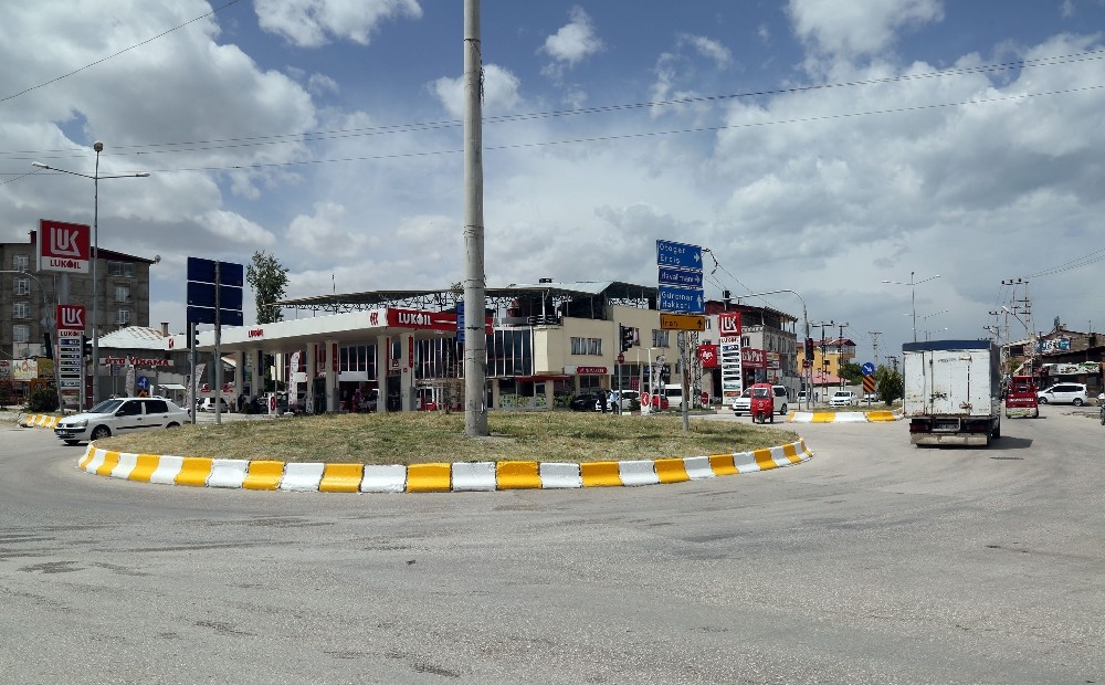 Van’da kavşak yenileme çalışması 