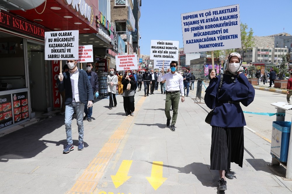 Van’da korona virüsle mücadele yürüyüşü 