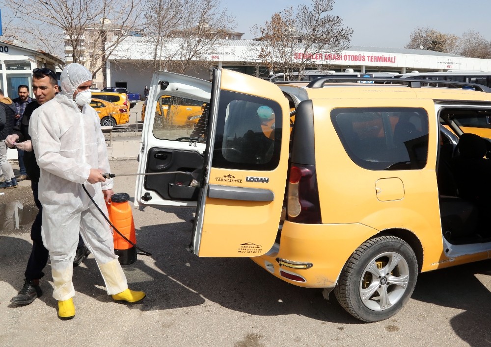 Van’da korona virüsüne karşı dezenfekte çalışması 