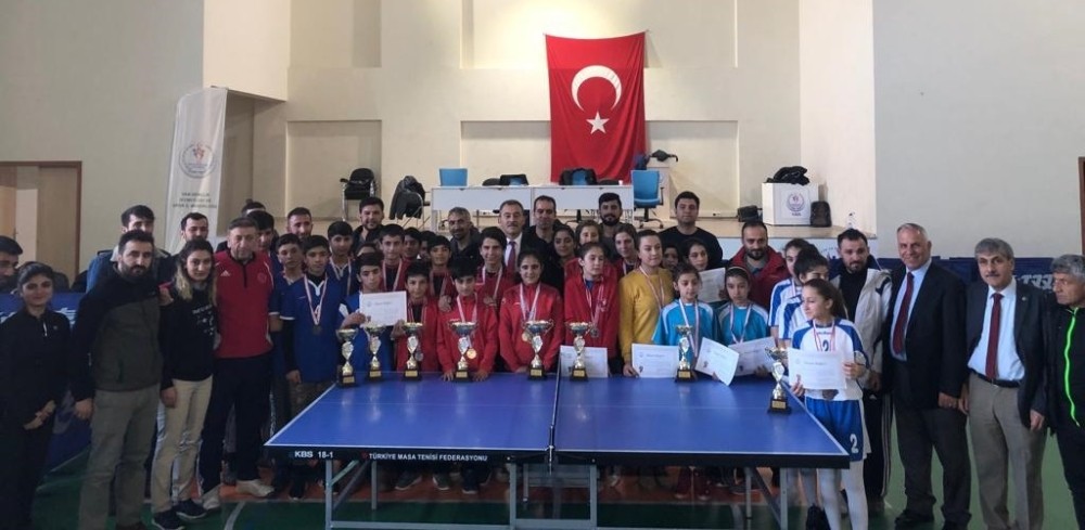 Van’da masa tenisi il birinciliği müsabakaları 
