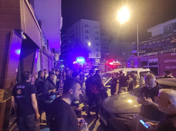 Van'da ölüm kalım anları!