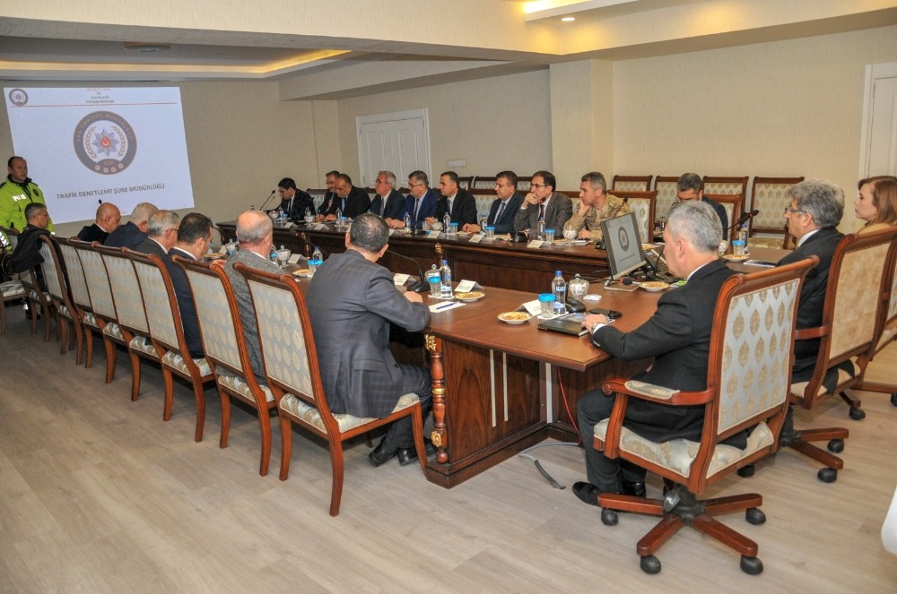 Van’da otobüs kazalarının önlenmesine yönelik toplantı 