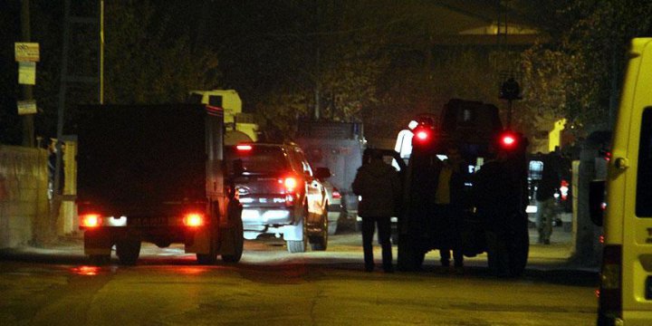 Van'da patlayıcı yüklü otomobil imha edildi