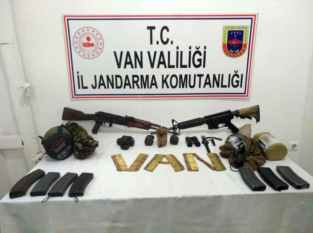 Van’da sağ yakalanan teröriste ait malzemeler ele geçirildi 