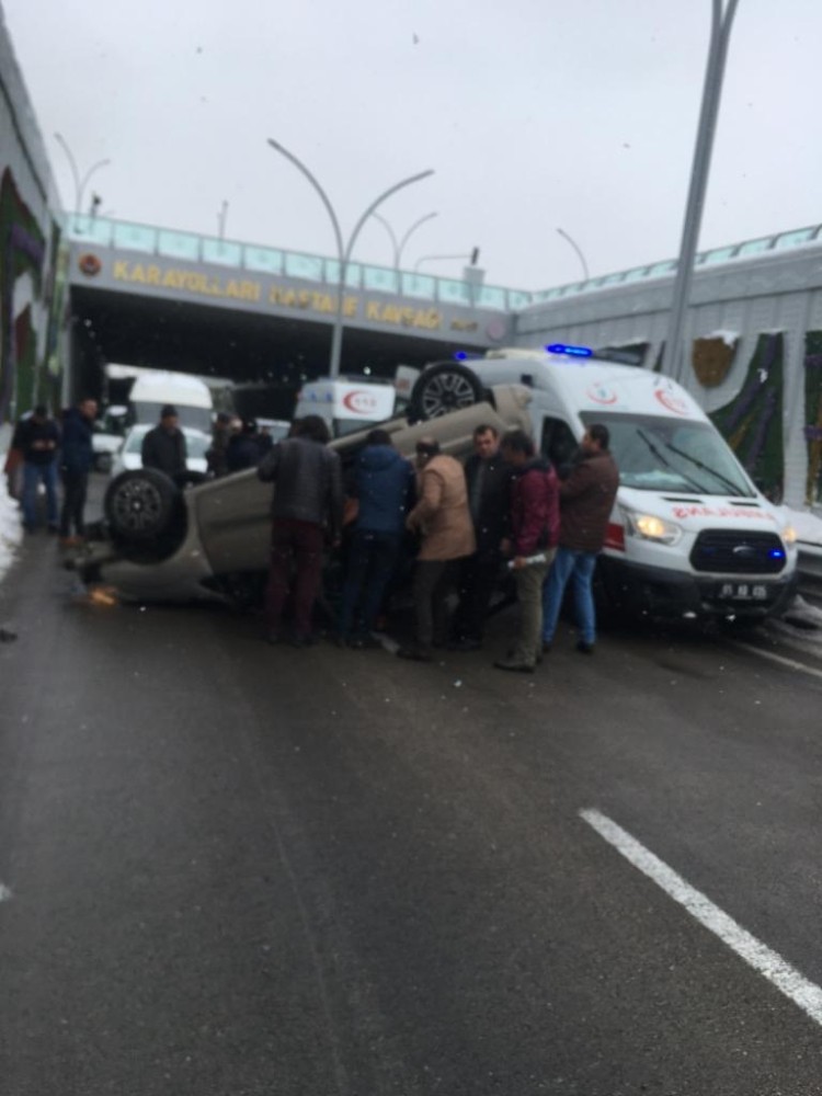 Van’da trafik kazası: 3 yaralı 