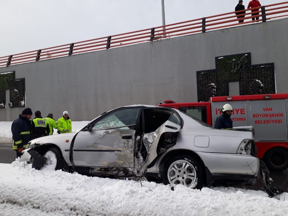 Van’da trafik kazası: 4 yaralı 