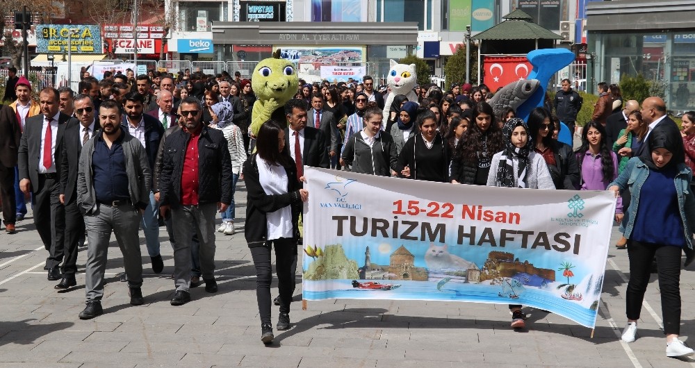 Van’da ‘Turizm haftası’ etkinlikleri başladı 