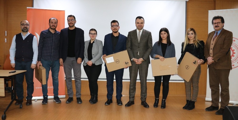 Van’da ‘Üniversiteliler Gözüyle Kalkınma Temalı Proje Yarışması ödül töreni 