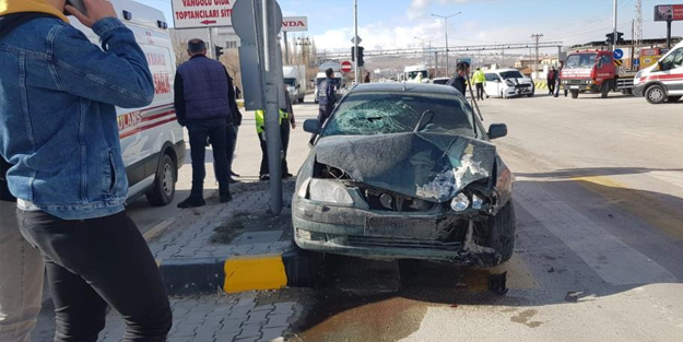 Van'da zincirleme trafik kazası: Yaralılar var