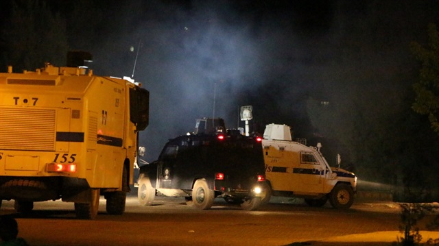 Van'da zırhlı araca saldırı: 3 polis yaralı