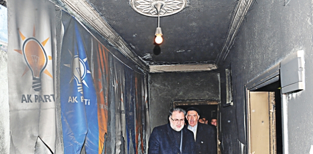 Van’da AK Parti ve Hüda-Par ilçe binalarına molotoflu saldırı