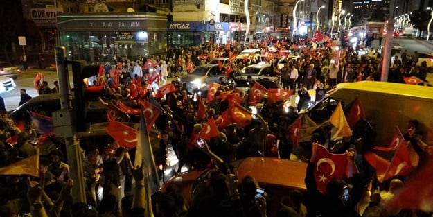 Van'dan Kılıçdaroğlu'na sloganlı uğurlama
