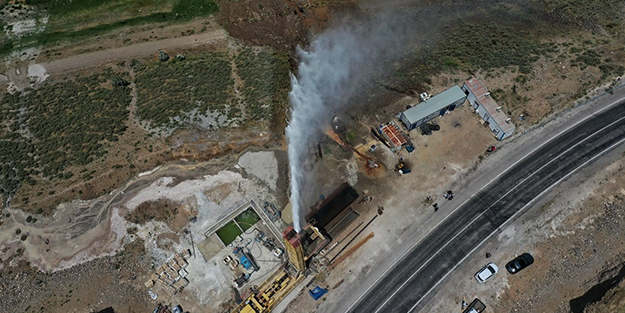 Van'dan müthiş haber! Yerin 750 metre altında bulundu, her yerden fışkırmaya başladı