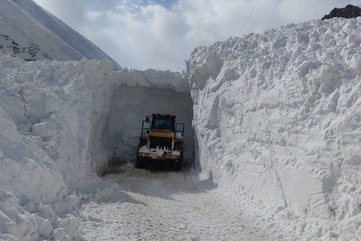 Van'ın Başkale ilçesinde yola çığ düştü