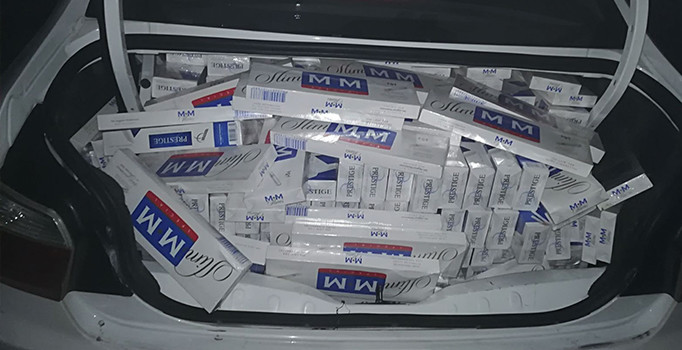 Van’ın Erciş ilçesinde 14 bin paket kaçak sigara ele geçirildi