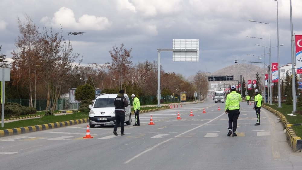 Van’ın giriş ve çıkışlarında denetim yapıldı 