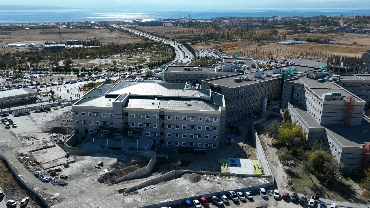 Van'ın parlayan yıldızı: Van Yüzüncü Yıl Üniversitesi