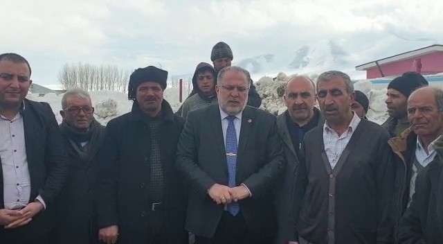 Vanlı depremzedelerden İdlib şehitlerine dua 