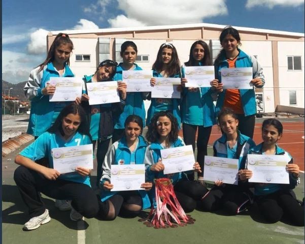 Vanlı Hokeyciler Türkiye üçüncüsü oldular 