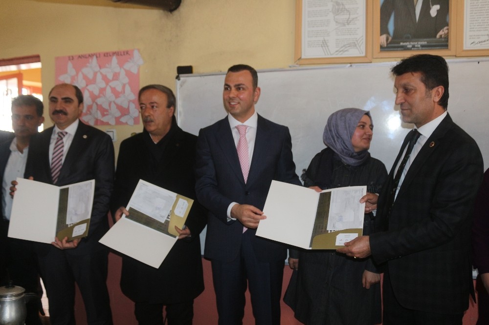 Vanlı iş adamından çığ felaketinden etkilenen ilçelere yardım 