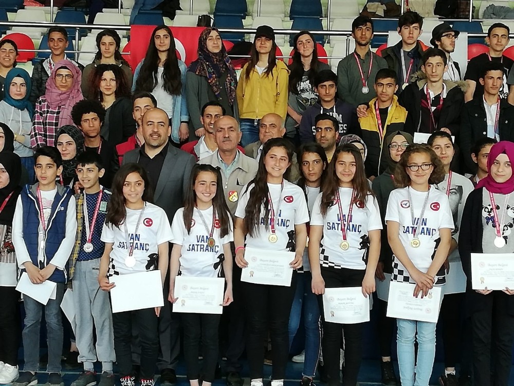 Vanlı öğrenciler bölge birincisi oldu 