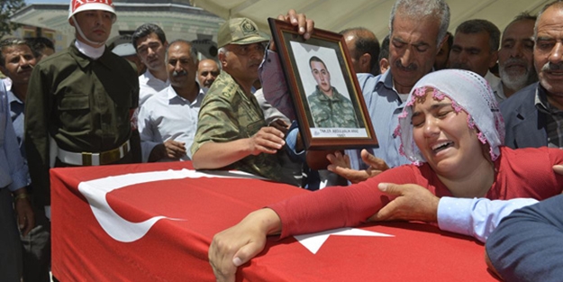 Vanlı şehidin cenazesinde Kürtçe ağıt