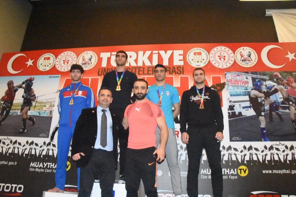Vanlı sporculardan büyük başarı
