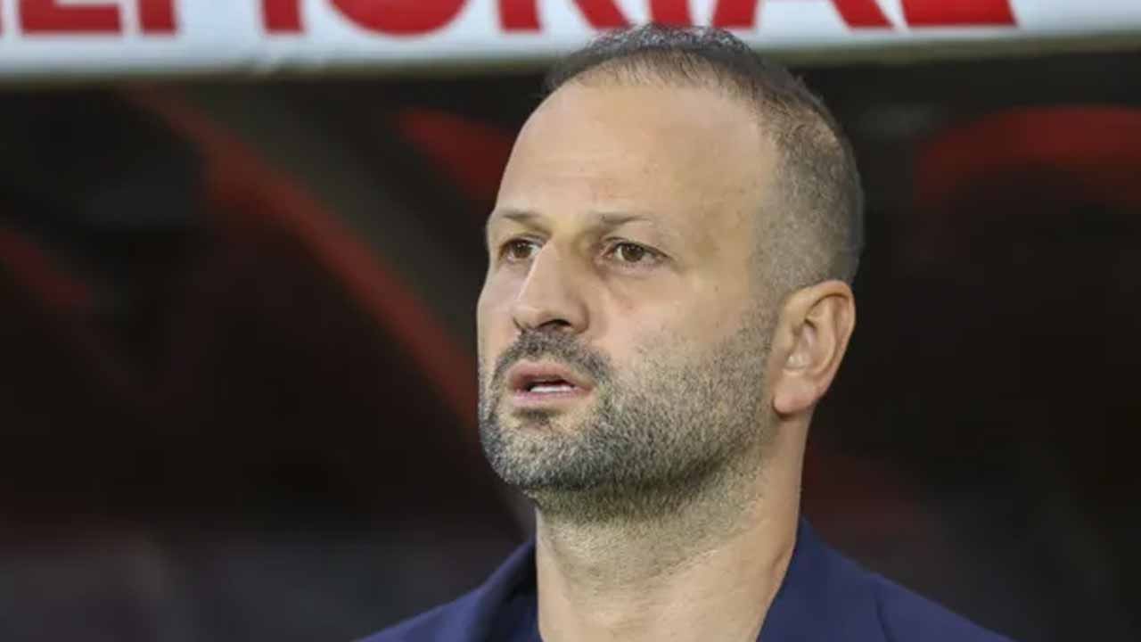 Vanspor’da yeni dönem başladı! Takımın başına Osman Zeki korkmaz getirildi!