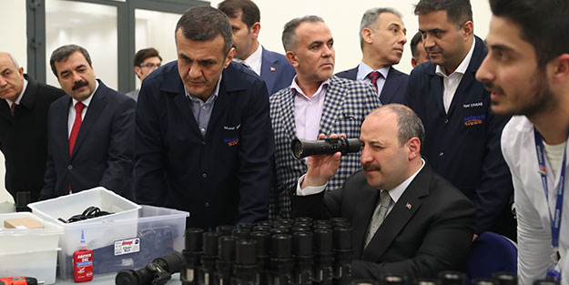 Bakan Varank, ASELSAN'ın dürbünlerini test etti