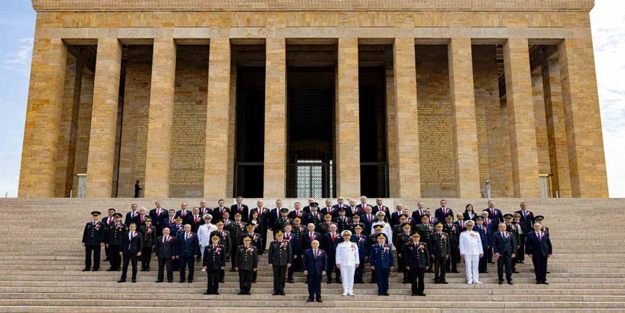 Varlıklarını AK Parti iktidarında % 77 artırdılar, Anıtkabir'e koştular!