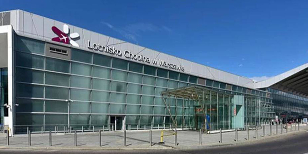 Varşova’da havalimanında el bombası paniği! Yolcular tahliye edildi