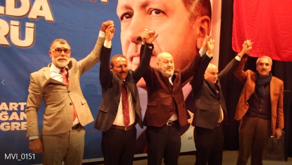 Varto’da AK Parti ilçe başkanlığı seçimi için üç aday yarıştı 