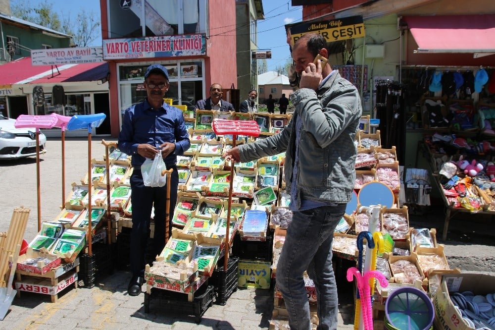 Varto’da bahar mevsimi ile birlikte tohum satışları da başladı 