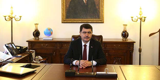 Vasip Şahin yeni görevine resmen başladı