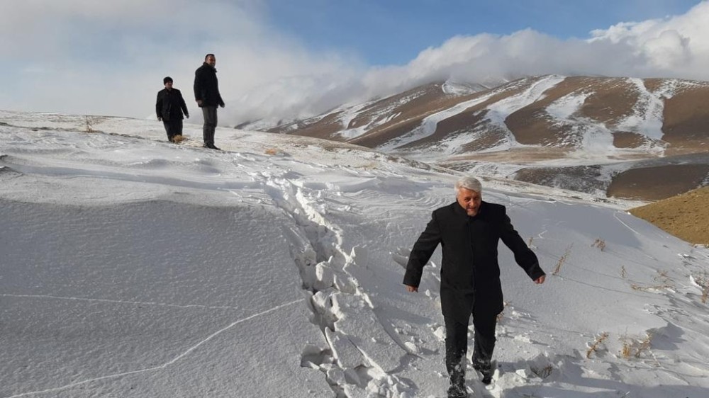 VASKİ ekibi karlı dağları aşarak arızaları gideriyor 