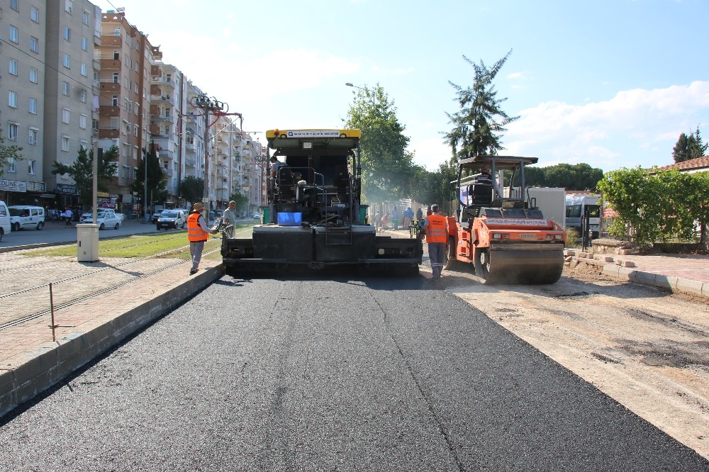 Vatan Bulvarı’nın içme suyu hattı ve asfaltı yenilendi 