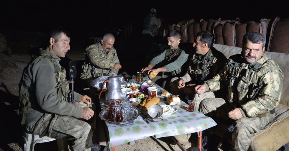 Vatan nöbetinde ilk sahur