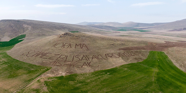 Vatan ve bayrak sevgisini böyle dağlara yazdı