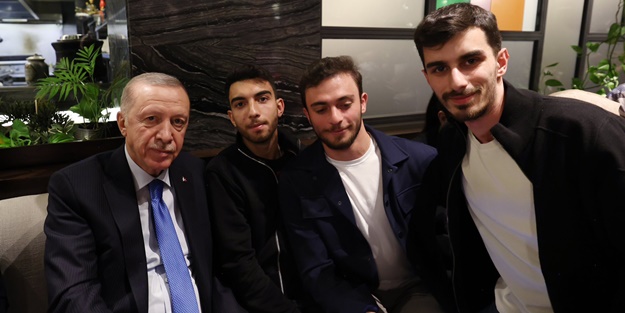 Vatandaş, 'Allah sizi başımızdan eksik etmesin' diye seslendi! Başkan Erdoğan'dan cevap