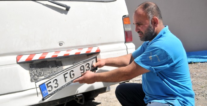 Vatandaş 'FG' plakalarını kendi söktü