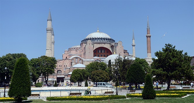 Vatandaş fikrini söyledi: “Ayasofya ibadete açılsın” 