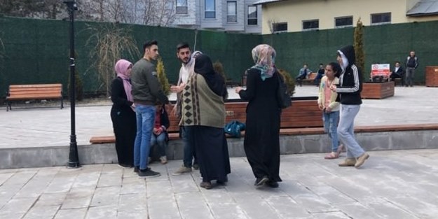Vatandaş görür görmez koştu! Anında müdahale ettiler