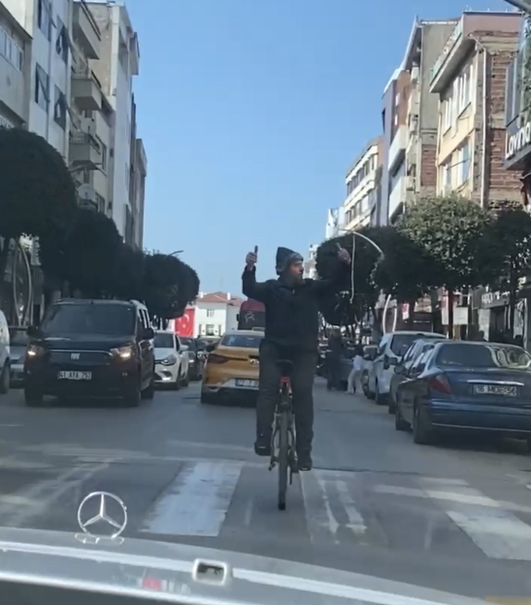 Vatandaş gözlerine inanamadı! Bunu da gördü bu gözler! Karşınızda şehirli Nasreddin Hoca!