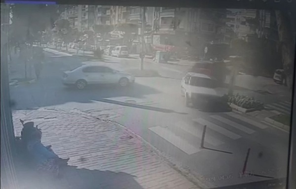 Vatandaş isyan etti! Bu kavşakta her gün 3-4 kaza oluyor