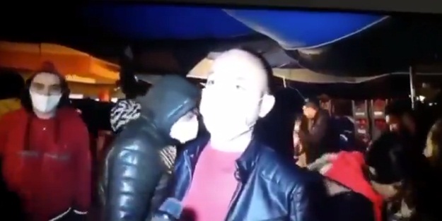 Vatandaş şaşırtmaya devam ediyor! Bakın dün akşam sokağa niye çıkmış