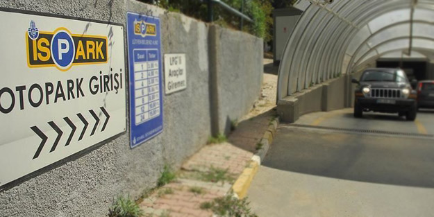 Vatandaşa değil oto bayilerine çalışıyor! CHP'li İBB'nin ranta çevirdiği İSPARK'ta onlarca sıfır araç görüntülendi