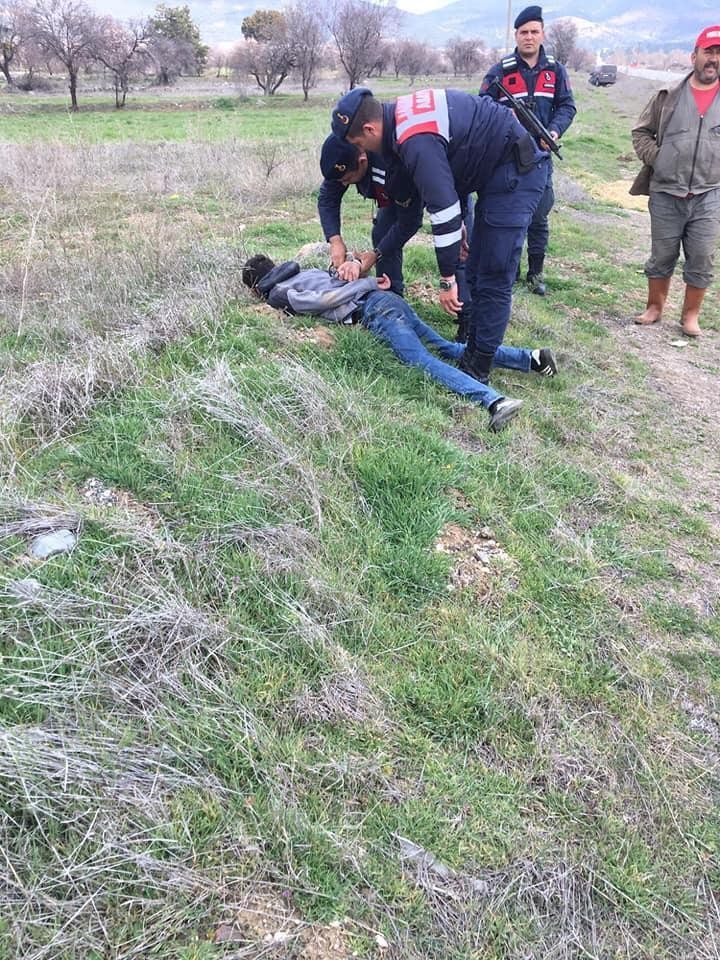 Vatandaşı sahte savcı yalanıyla kandıran şüpheli suçüstü yakalandı 