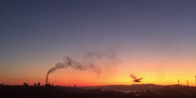 Vatandaşın kamerasına yansıdı! İstanbul'un havasını işte böyle kirletiyorlar