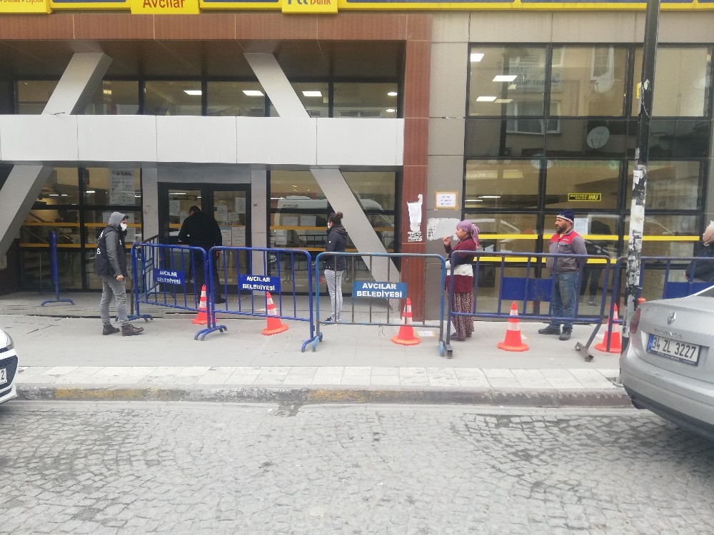 Vatandaşlar bu kez sosyal mesafe uyarılarına kulak verdi 