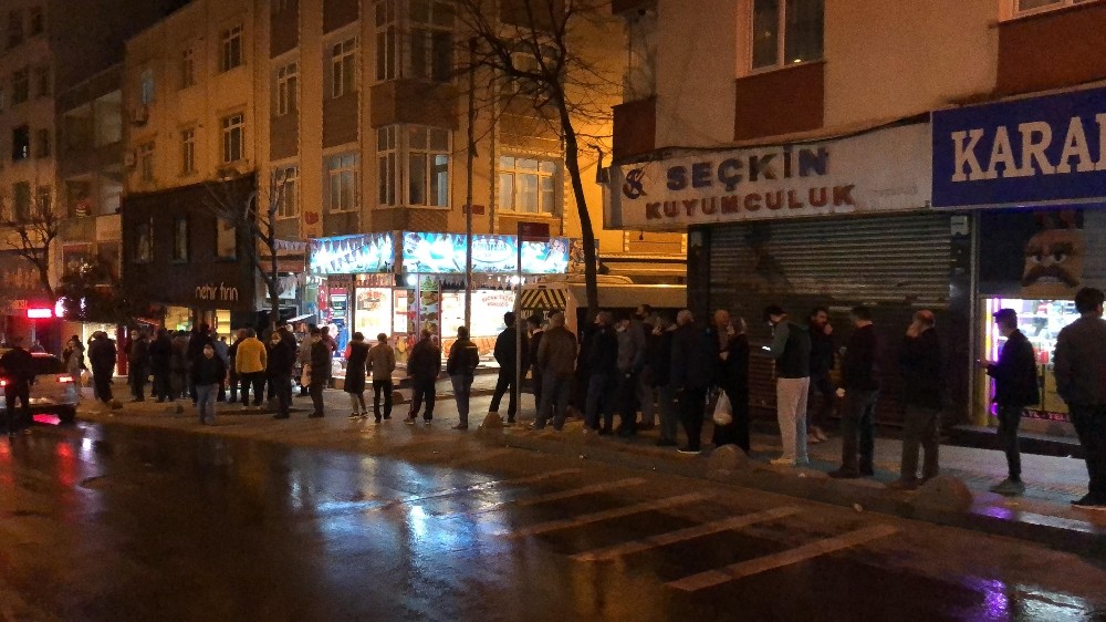 Vatandaşlar fırınlara akın etti 